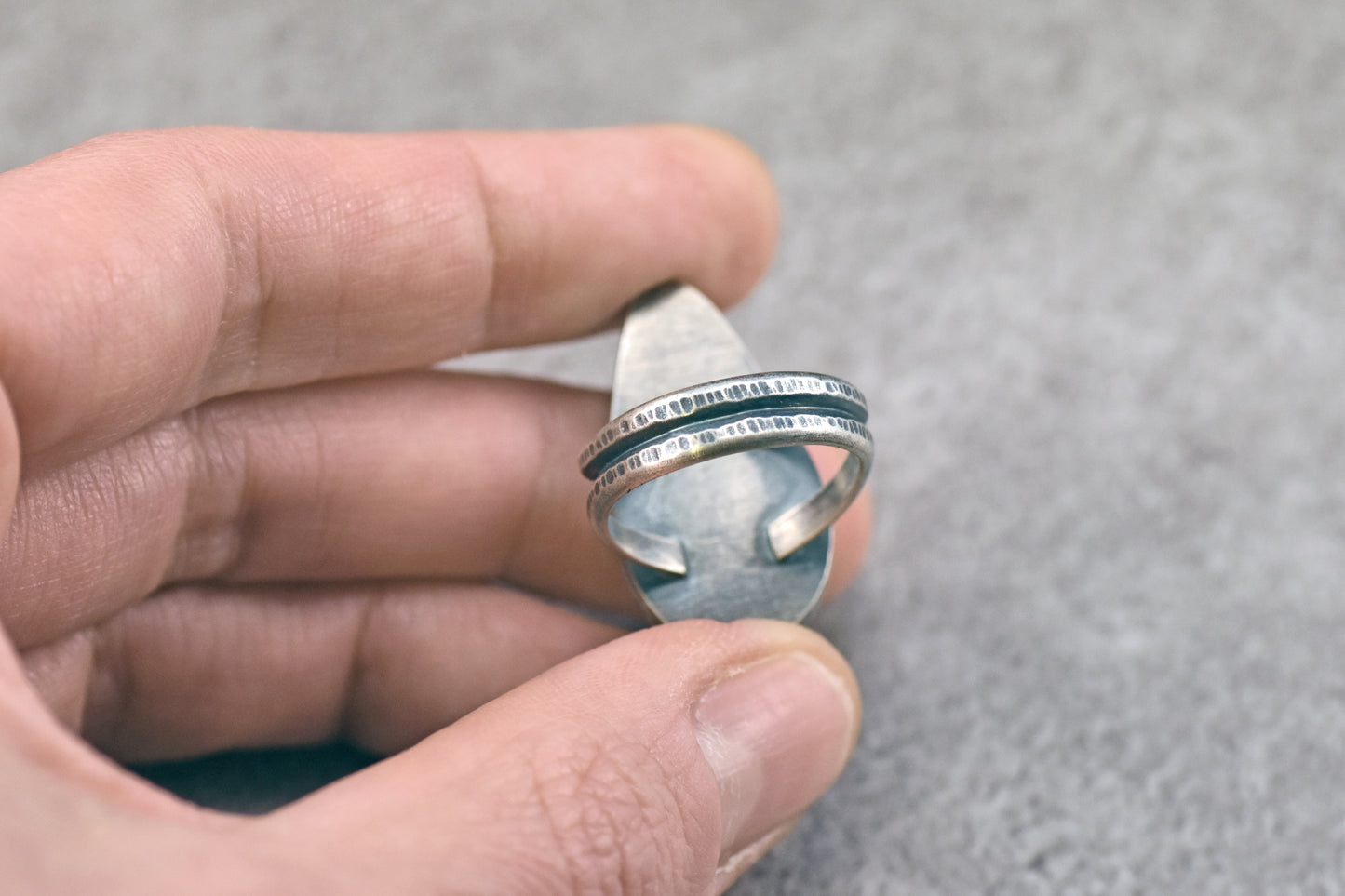 Labradorite and Sterling Silver Split Band Ring, Size 6.75