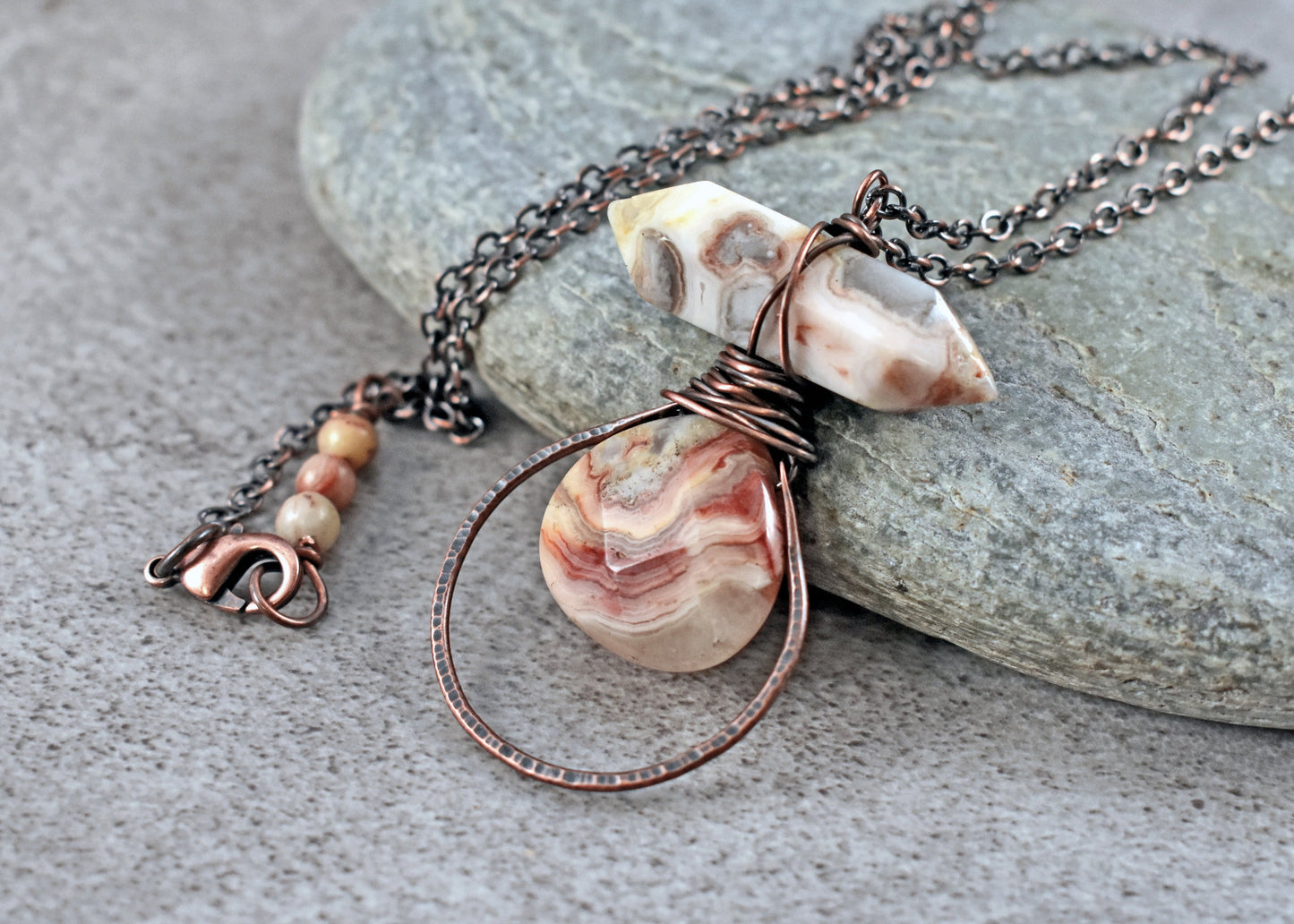 Crazy Lace Agate and Hammered Copper Wire Neckace