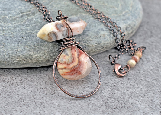 Crazy Lace Agate and Hammered Copper Wire Neckace