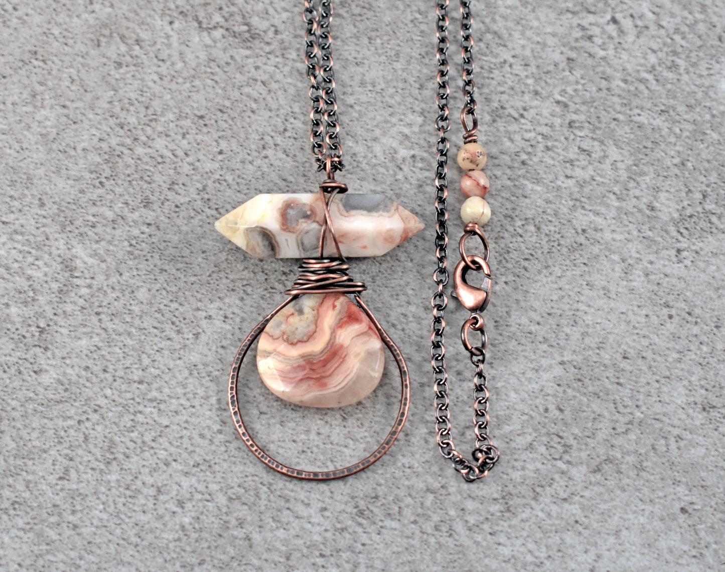 Crazy Lace Agate and Hammered Copper Wire Neckace